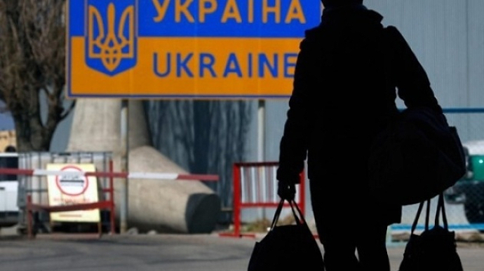 65% украинцев, выехавших за границу из-за войны, не планируют возвращаться в ближайшее время