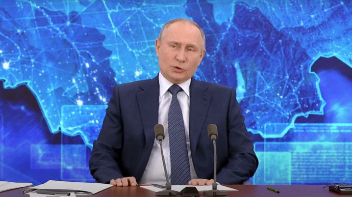 Путин говорит, что еще не испытал на себе вакцину против COVID