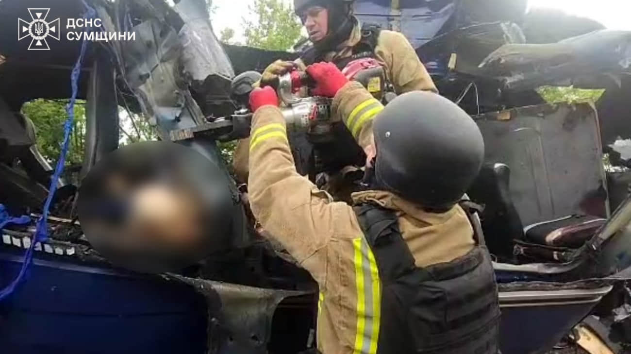 Ціла сім’я вбита у маршрутці на Сумщині – Зеленський