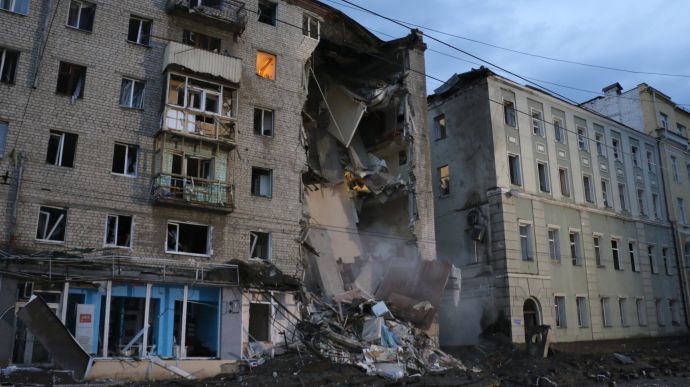 Russian missile hits six-storey apartment building in Kharkiv