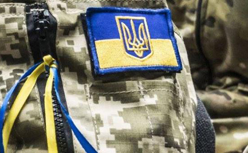 Війна на сході: 17 обстрілів за добу, загинув український військовий