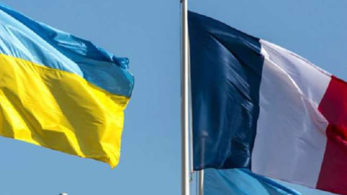 Посольство України у Франції призупинило прийом громадян через випадки коронавірусу