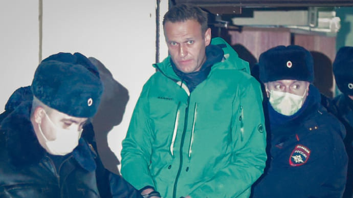 Навальний розповів, як його стережуть у доброзичливому концтаборі