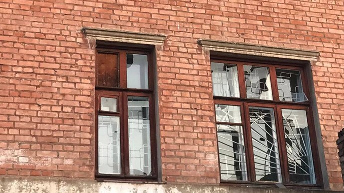 Russians fire 50 projectiles on Nikopol district, Dnipropetrovsk Oblast, damaging house and college