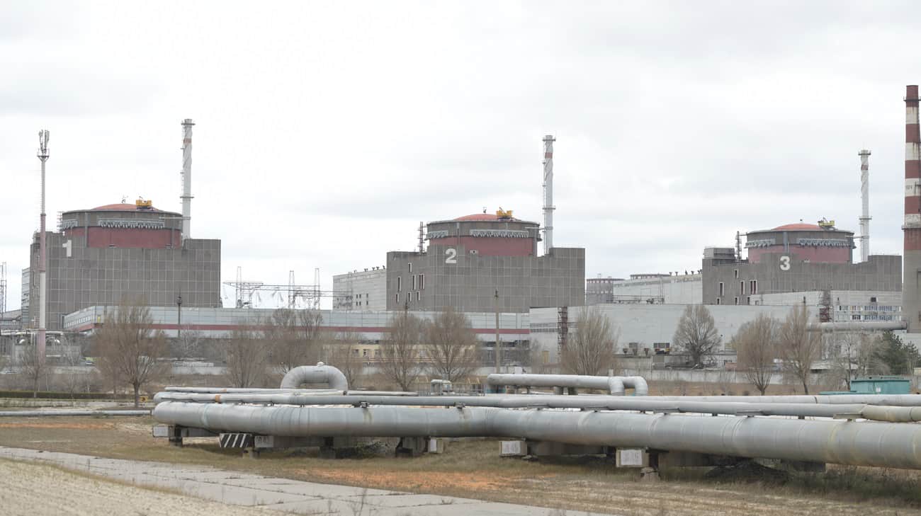 Russia plans to restart Zaporizhzhia nuclear plant despite risks, Greenpeace warns