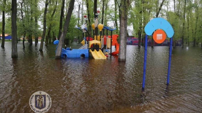 В Киеве затопило Муромец и Гидропарк 