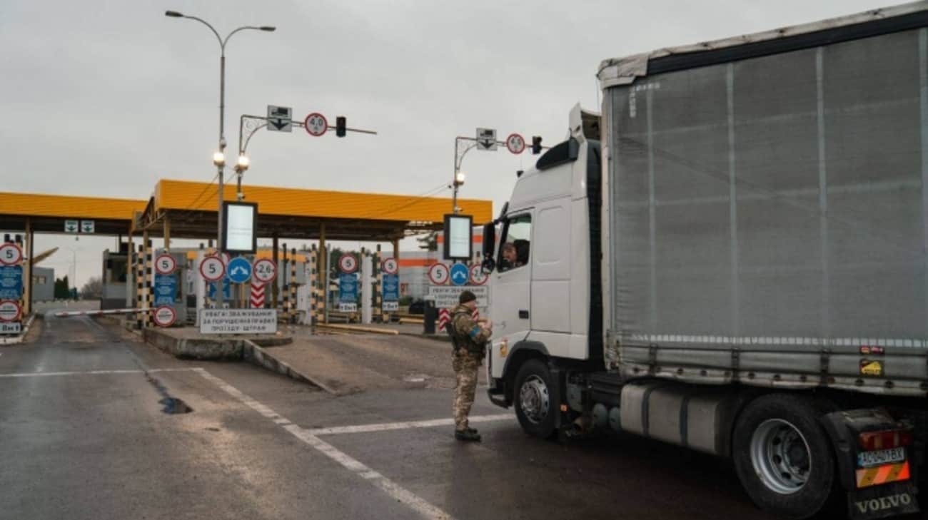 Ukraine does not hold talks on closure of borders with Poland