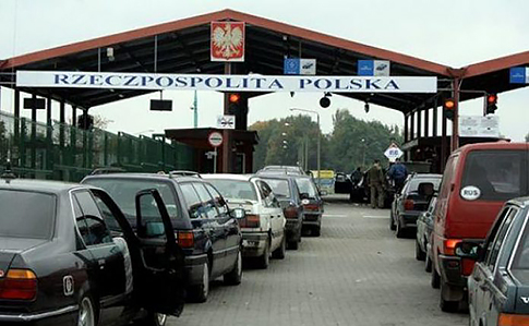 Польша предоставит гуманитарный коридор украинцам, застрявшим на границе с Германией