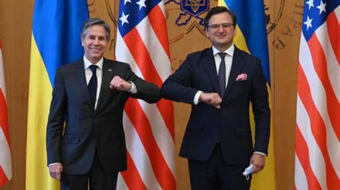 Дежсекретар США і Кулеба провели розмову перед самітом НАТО у Вільнюсі