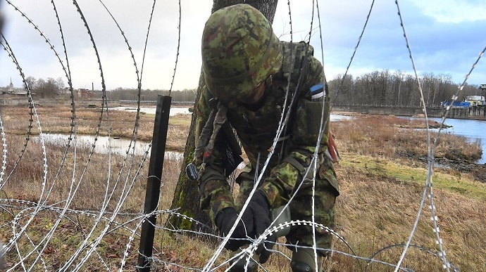 Эстония установила ограждение на границе с Россией