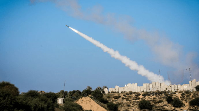 Дві ракети впали в море біля Тель-Авіва