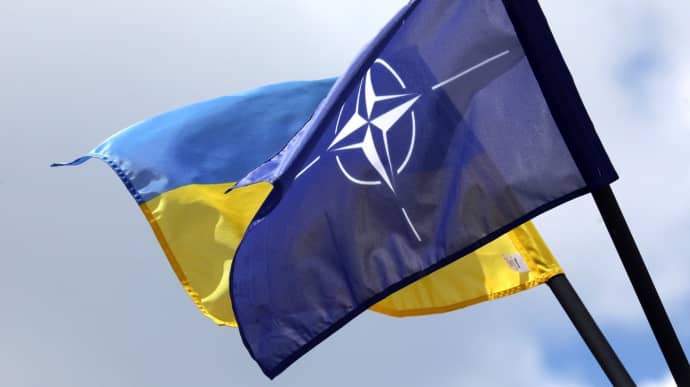 Украина будет созывать Совет с НАТО, чтобы усилить защиту своего неба - Зеленский