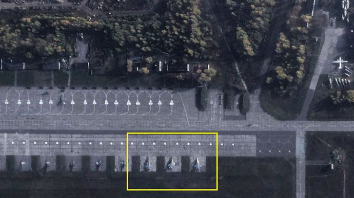 В Беларуси заметили 3 российских МиГа-31К и контейнеры, где могут хранить Кинжалы