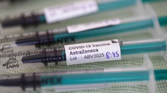 Ірландія призупинила використання вакцини AstraZeneca