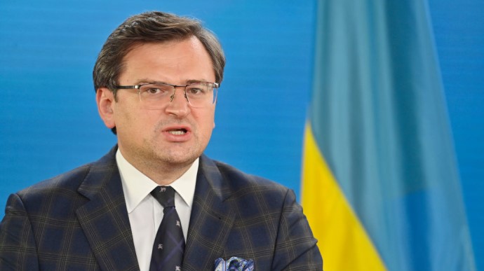Кулеба: Украинские посольства получили 17 писем с запугиваниями дипломатов