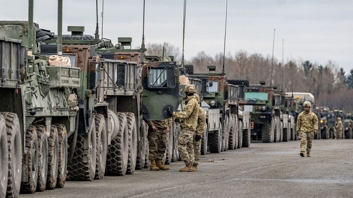 Американские военные направляются из Германии в Словакию на учения