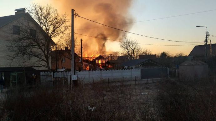 Русские войска снова обстреляли Киев: попали в частные дома