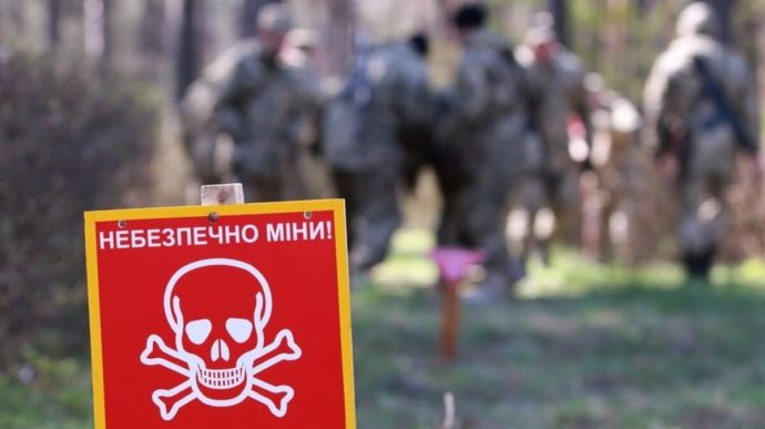 Eight people blown up by landmines in Kharkiv Oblast in one day