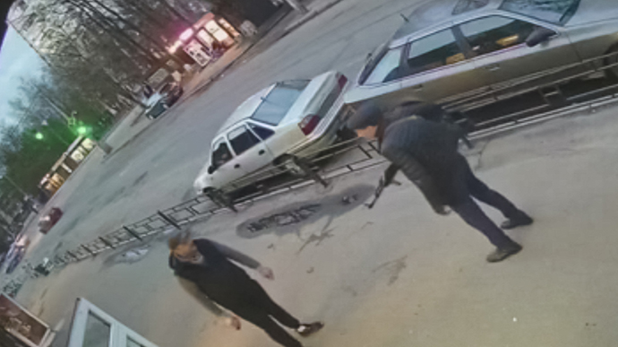 На Солом’янці в Києві чоловік відкрив стрілянину по крамниці