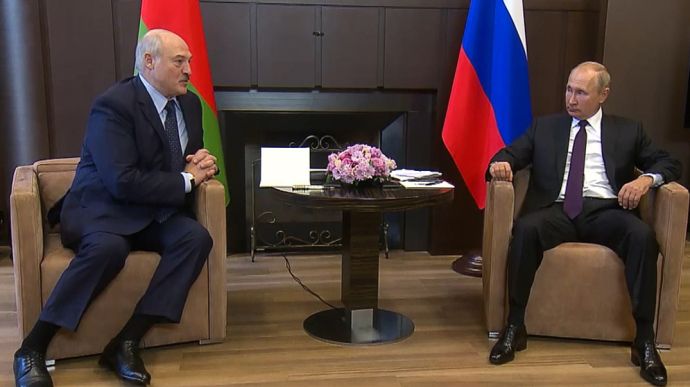 Лукашенко зібрався до Путіна