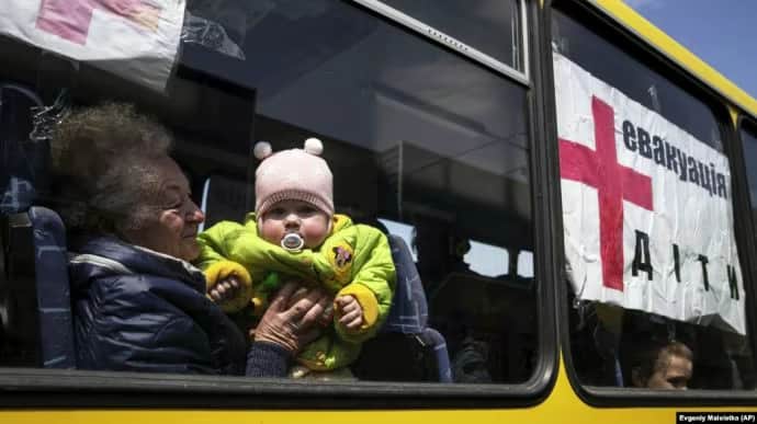 На Харківщині затвердили примусову евакуацію майже 300 дітей