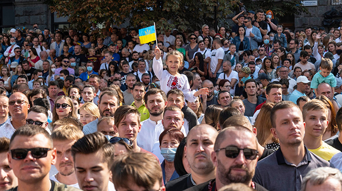 Участие в мероприятиях в Киеве приняли 100 тысяч человек – полиция