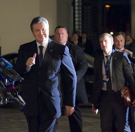 Янукович на красной дорожке.Фото пресс-службы президента.