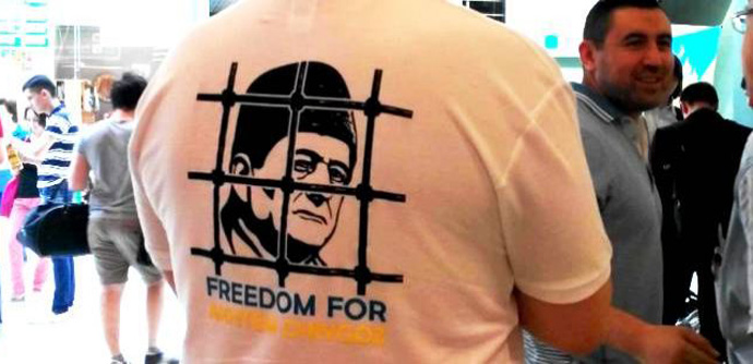 Ленур Ислямов приехал на II Всемирный Конгресс крымских татар в Анкару в футболке с надписью «Свободу Ахтему Чийгозу»