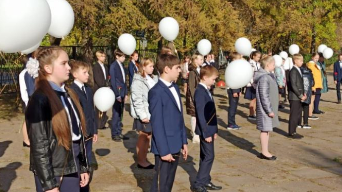 От патриотических речей: в российской школе потеряли сознание 13 детей