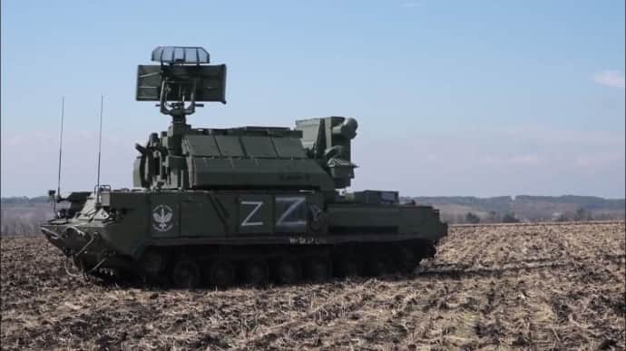 Ukrainian forces post video of drone strike on Russian Tor M-2 air defence system – video