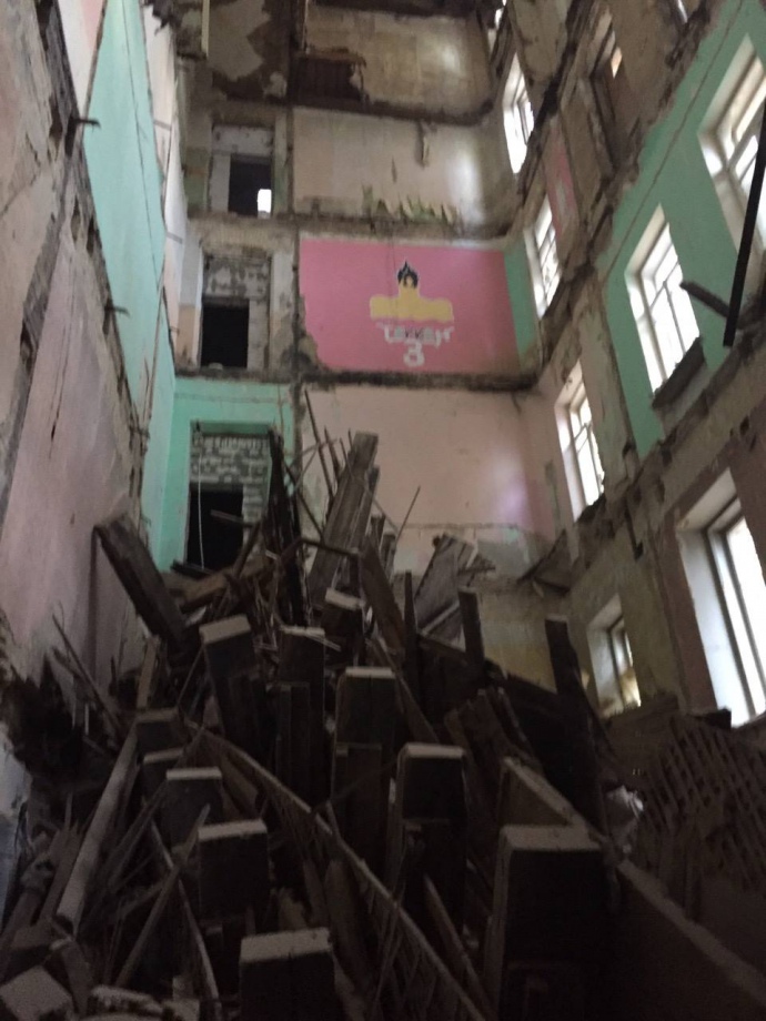 Вид обвалившегося дома изнутри. Фото: УП