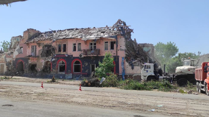 Mariupol: Occupiers no longer retrieve bodies from under rubble, but demolish houses and take them to landfill