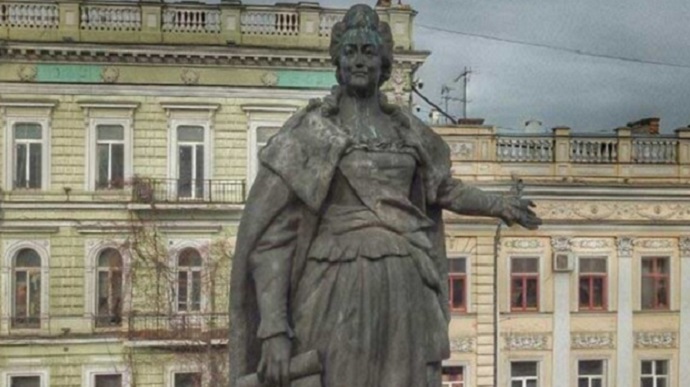 trukhanov-speaks-out-against-the-demolition-of-catherine-s-monument-in