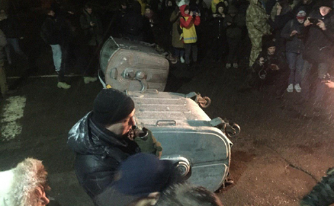 Активисты блокируют выезды из Лукьяновского СИЗО