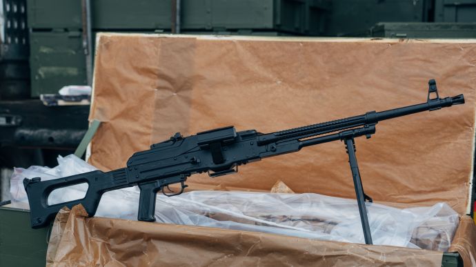 Come Back Alive foundation delivers machine guns purchased abroad to Ukraine's Armed Forces 