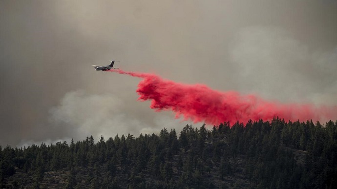 Жара в Калифорнии вызвала масштабные пожары, эвакуировали почти 3 тысячи человек