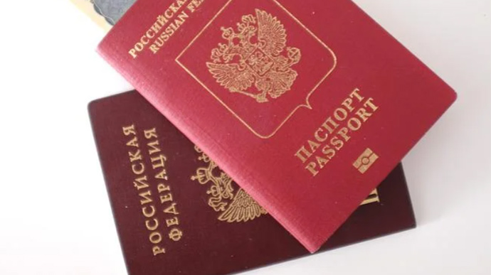 Russians continue forced passportization in occupied south – General Staff