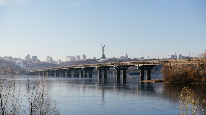 В Киеве возобновляют движение авто еще двумя мостами