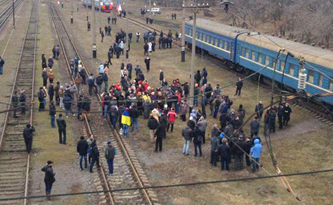 С поезда Киев-Днепропетровск эвакуировали 359 пассажиров