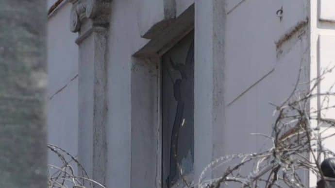 МЗС Китаю про удар по Одесі: У генконсульстві вибило частину стіни і шибки
