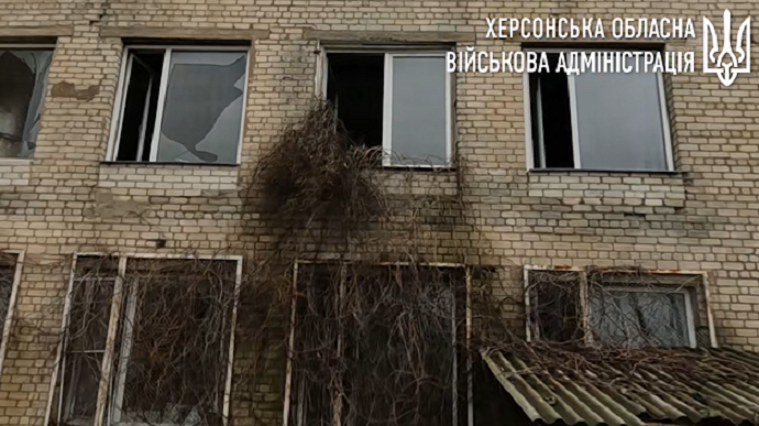 Russian forces hit Kherson, damaging kindergarten and medical aid station
