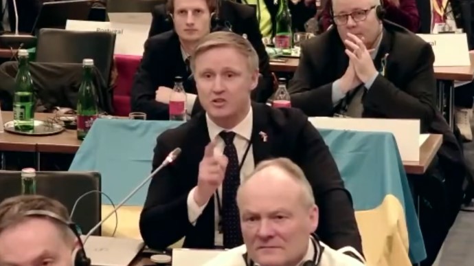 Латвійський депутат на ПА ОБСЄ послав делегацію РФ нах*й, і їй влаштували бойкот