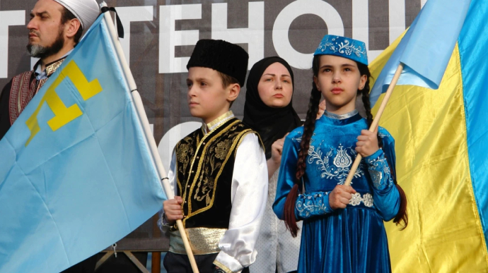 Russians stages support for war against Ukraine by the Crimean Tatars