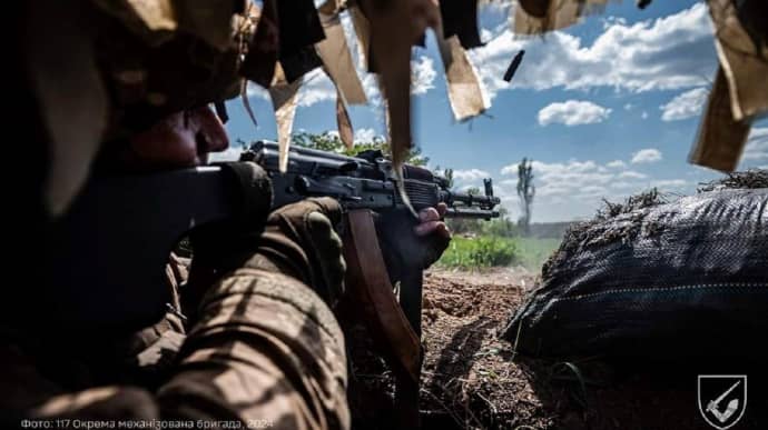 Russians lose another 1180 soldiers and 13 tanks at line of contact