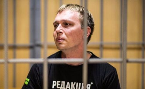 У Росії закрили скандальну справу проти журналіста Голунова