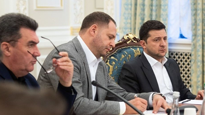 Zelenskyy holds meeting at Supreme Commander-in-Chief HQ
