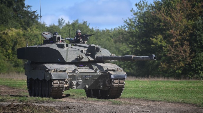 Британия хочет поставить танки Challenger 2 в Украину до конца марта