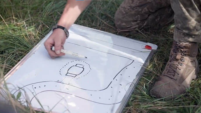 UK Defence Ministry video shows Ukrainian bomb disposal experts being trained in Poland