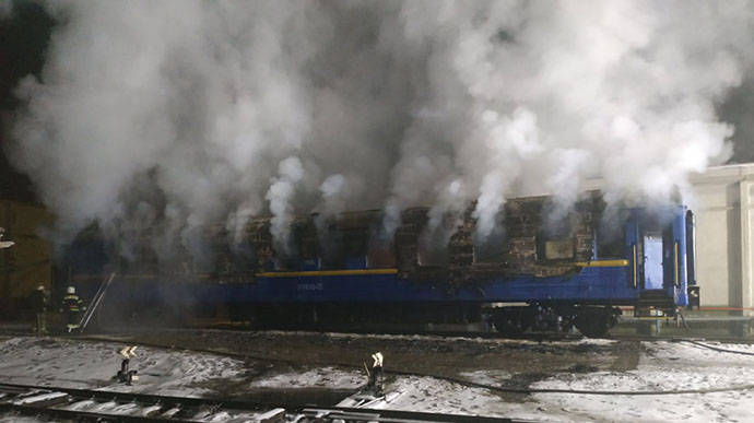 На Полтавщине в вагоне поезда произошел пожар: 2 погибших
