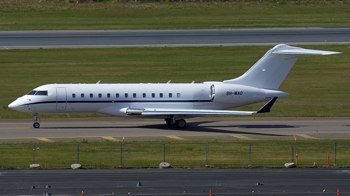 Самолет российского олигарха Керимова, несмотря на санкции, продолжает летать в Европу